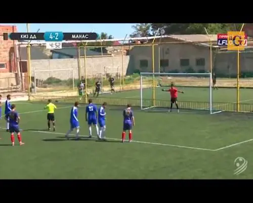 Arbitro segna su rigore un gol valido