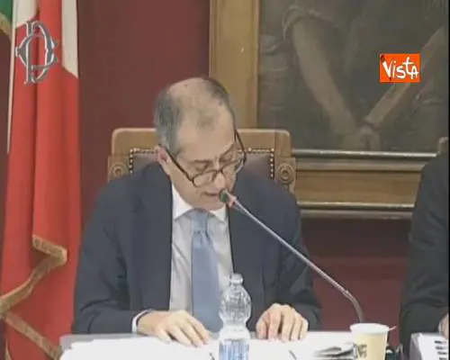 Manovra, Tria sbotta con Brunetta: "Non rispondo su ipotesi"