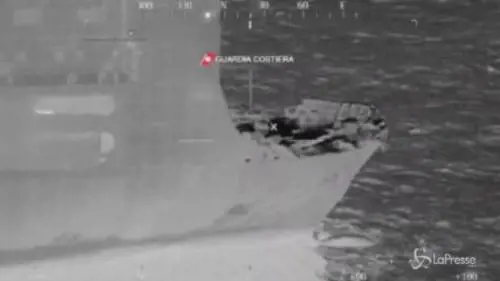 Corsica, allarme inquinamento dopo la collisione tra due navi