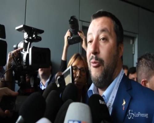 Salvini: "Nostro dovere ridurre tasse e burocrazia"