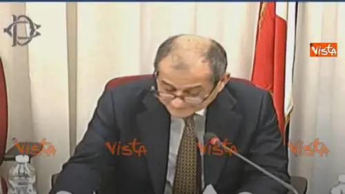 Tria si interrompe in audizione Rai: "Scusatemi per la voce non posso fare altrimenti"