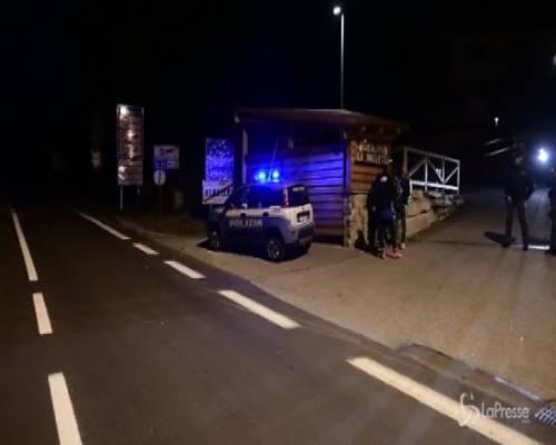 Migranti a Claviere, la polizia italiana presidia il confine