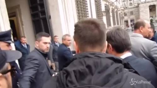 “Striscia la notizia”, Conte scherza con Ballantini che lo imita