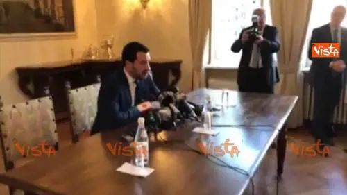 Manovra, Salvini: "Solo Parlamento italiano potrà migliorarla, non torniamo indietro"