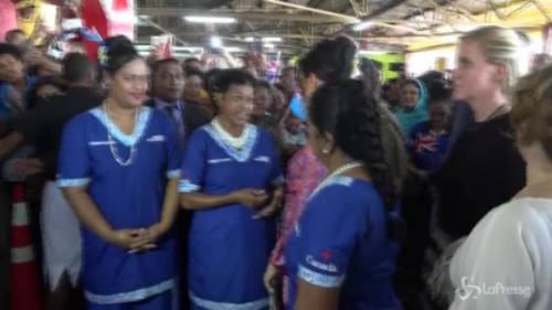 Fiji: Meghan interrompe la visita al mercato per motivi di sicurezza