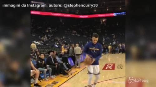 Basket Nba, Steph Curry fa il fenomeno anche a pallavolo!