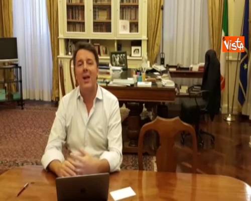 Renzi: “Si vergogni chi a Predappio indossava T-shirt Auschwitzland”