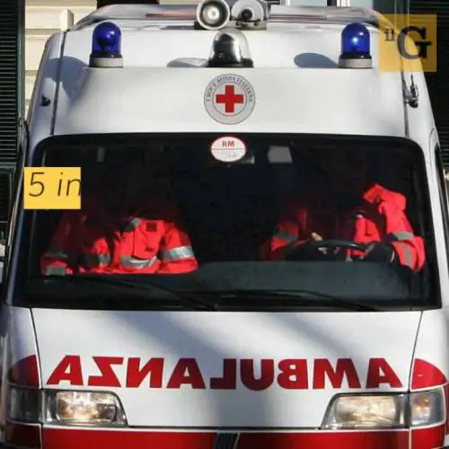 Pavia, fuggono su auto rubata. 5 persone travolte: arrestato albanese