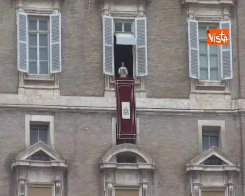 Papa Francesco: “E’ santita’ che vince, non il mondo”