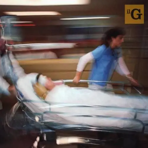 Grave il brasiliano accoltellato: si cercano i responsabili 