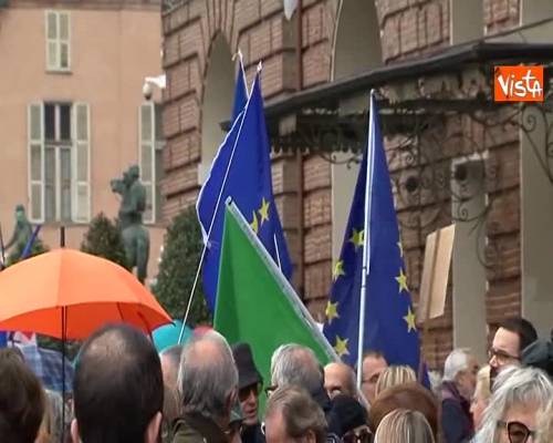 Protesta “Torino dice basta”: Cittadini in piazza contro Appendino