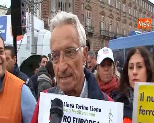 Torino, Si Tav in piazza castello “Siamo in tanti per dire si alla Tav e allo sviluppo del Piemonte” 