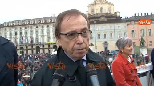 Si Tav in piazza castello Giachino (organizzatore) "Nè di destra nè di sinistra. Siamo tutti uguali"