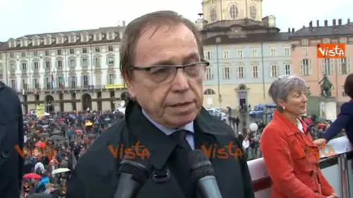 Si Tav in piazza castello Giachino (organizzatore)"La commissione di Toninelli non può fare analisi"