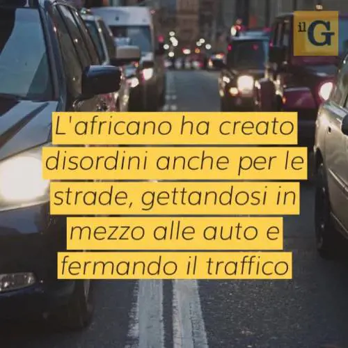 Salerno, africano clandestino aggredisce mamme e bimbi davanti scuola