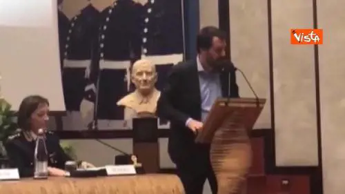 Salvini: “Faccio il Ministro e faccio lo sbirro allo stesso tempo”