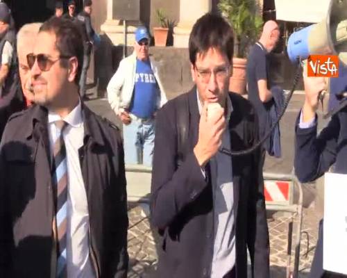 Giornalisti in piazza a Napoli: “Si vuole limitare libertà di stampa a colpi di decreti”