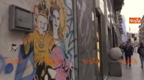 Il murales della Ferragni con Leone e l'acqua santa