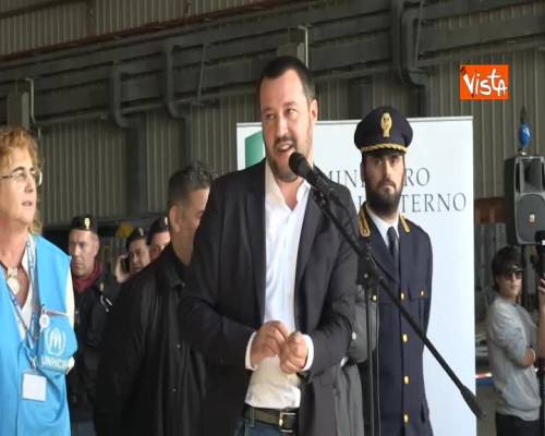 Manovra, Salvini: “Non ci muoviamo di un millimetro, chi e’ in torto e’ l’UE”