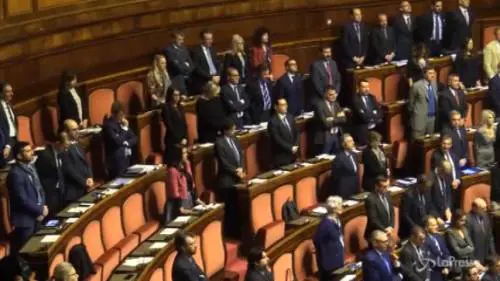 Dl Genova, il Senato osserva un minuto di silenzio dopo il sì al decreto