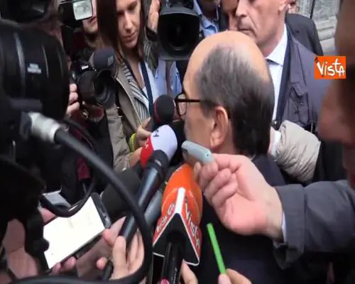 Rifiuti, Cafiero de Raho: “Responsabilità politiche? C’è sicuramente omissione e ritardo”