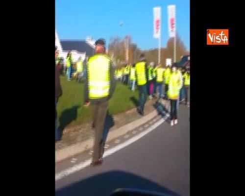 Manifestazione “gilet gialli” contro caro carburante in Francia, un morto