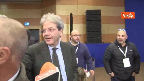 Gentiloni: ”Lite nel Pd? No è discussione. Spero segretario prima parte febrraio”