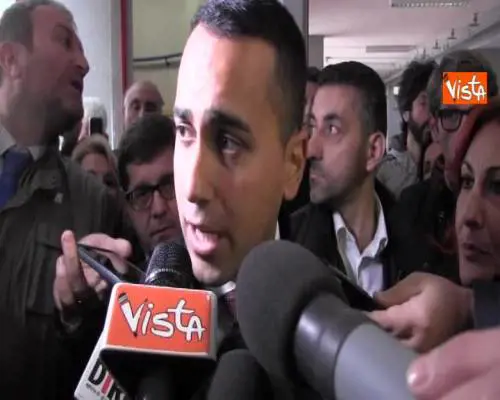 Di Maio: “Consiglio dei Ministri a Caserta è primo atto per spegnere i roghi”