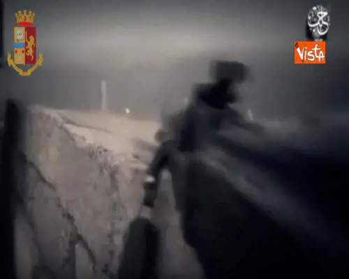 Arrestato egiziano dell’Isis: i contatti jihadisti su Facebook 