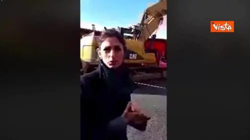 Al via abbattimento villette Casamonica, Raggi: “Operazioni proseguono senza sosta”