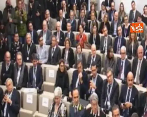 Manovra, Salvini: “La lettera da Bruxelles? Io aspettavo anche quella di Babbo Natale”