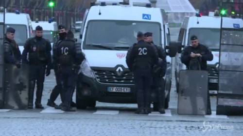 Francia: gilet gialli, Parigi si prepara a una nuova giornata di proteste