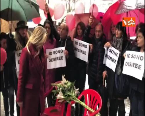 Giornata contro violenza sulle donne, Meloni depone fiori per Desirée davanti il tribunale di Roma