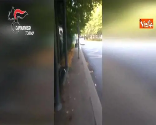 Falso cieco faceva la spesa e coltivava l’orto a Torino