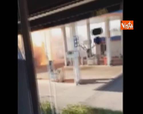 Esplode distributore di benzina sulla Salaria, le prime immagini dell'incidente