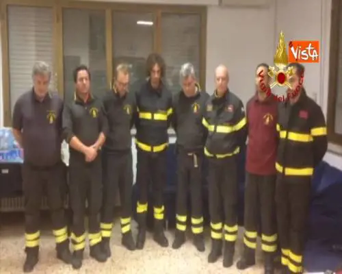 Esplosione Salaria, il minuto di silenzio dei vigili del fuoco per la morte del collega Stefano