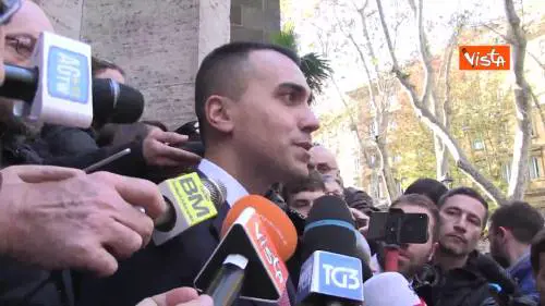 Di Maio: “Smentisco categoricamente voci su dimissioni Tria”
