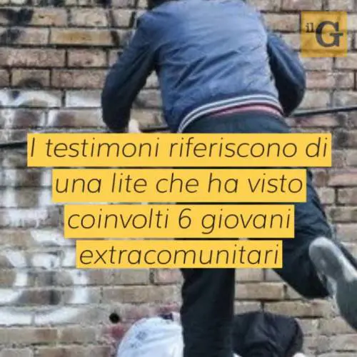 Stranieri si affrontano in strada, partono colpi di pistola