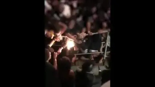 Ancona, i ragazzi schiacciati contro la ringhiera