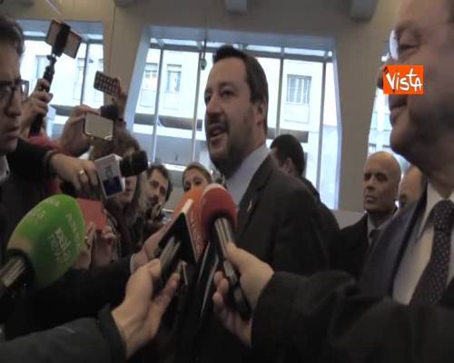 Salvini a Di Maio: "Gli incontri si fanno al Mise? Ognuno faccia il suo"
