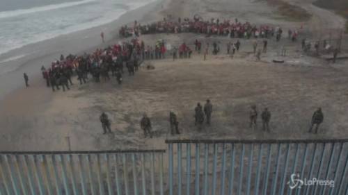 San Diego, la protesta delle comunità religiose a favore dei migranti: 32 arresti