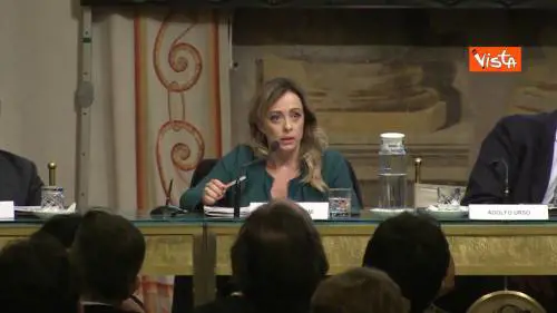 Meloni: “Sovranismo si pone il problema del futuro delle prossime generazioni”