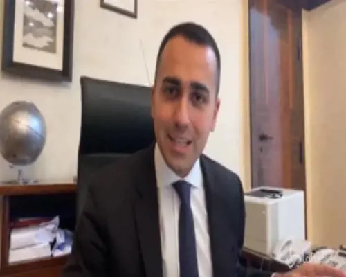 Manovra, Di Maio mostra su Facebook l’elenco delle cose fatte