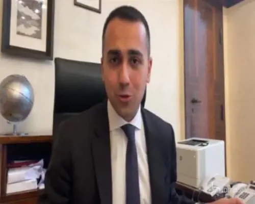 Manovra, Di Maio: "Con coraggio cambieremo l'Europa"