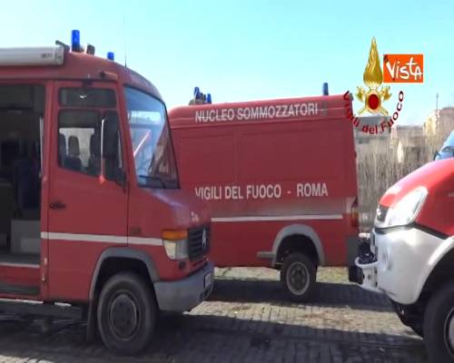 Donna si getta nel Tevere, risultano ancora dispersi i due figli 