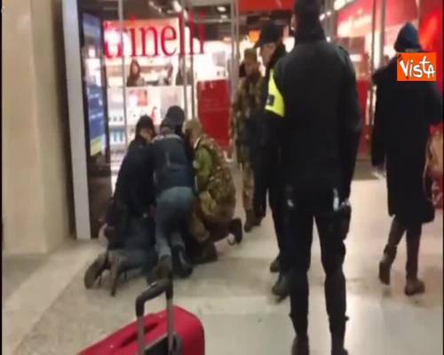 Poliziotto aggredito a morsi da un nigeriano alla stazione di Torino Porta Nuova