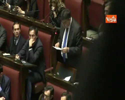 Manovra, Fiano attacca il governo: “Legge scritta da Bruxelles, avete tutelato le vostre poltrone”