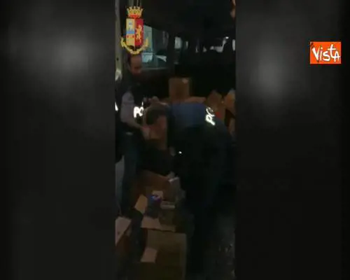 Botti capodanno, 700 kg di esplosivi illegali sequestrati da Questura Torino