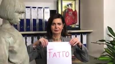 Il video (muto) di Laura Boldrini sulla manovra