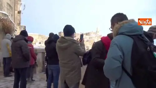 I Sassi di Matera completamente imbiancati dalla neve, spettacolo mozzafiato